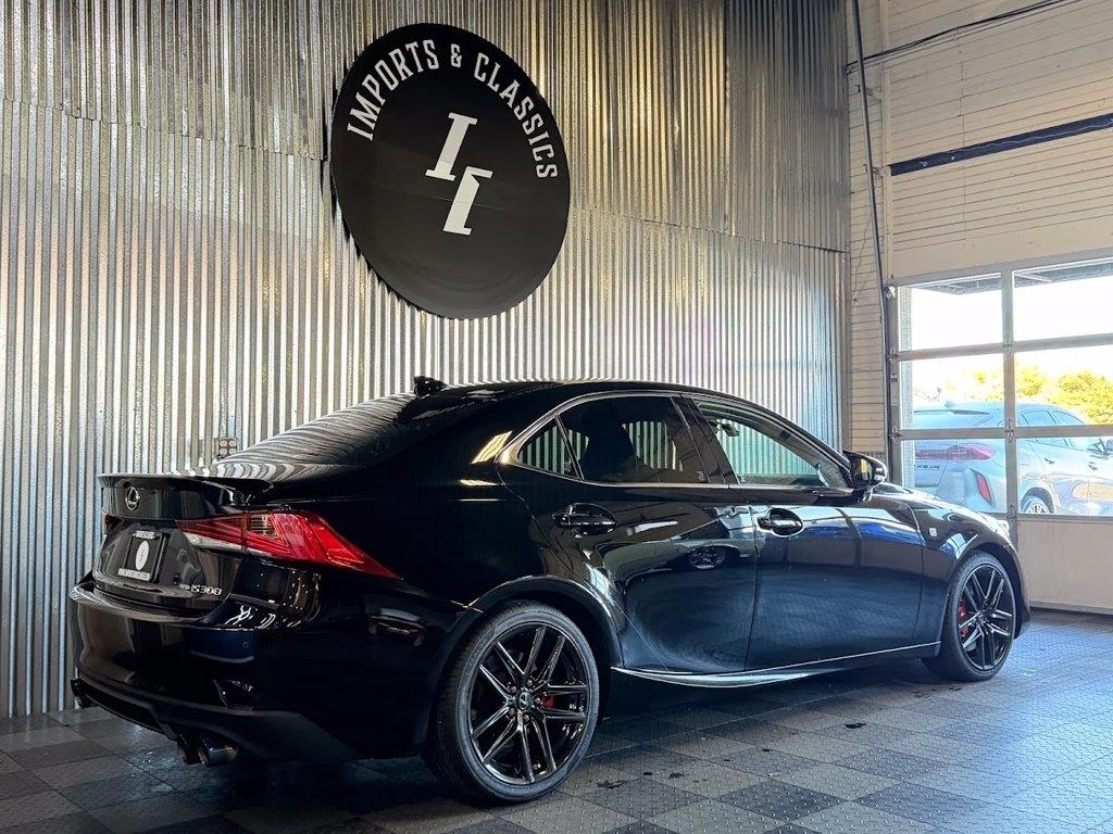 Lexus IS 300 RWD 2019