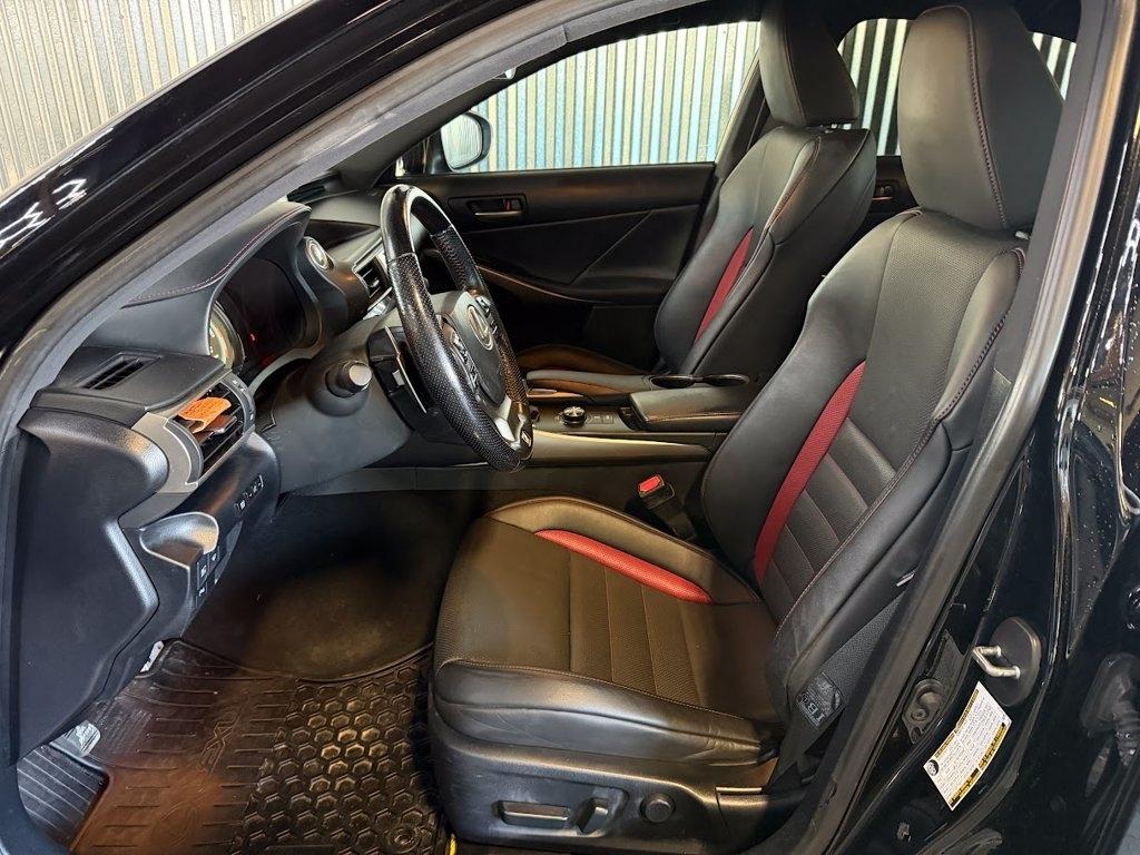 Lexus IS 300 RWD 2019