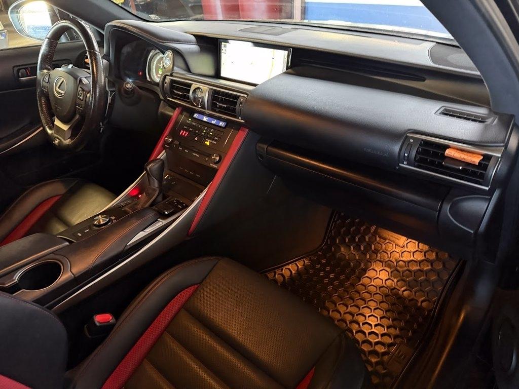 Lexus IS 300 RWD 2019
