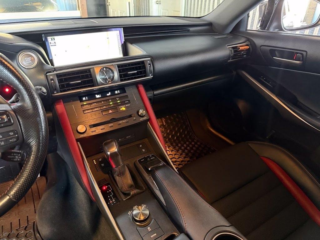 Lexus IS 300 RWD 2019
