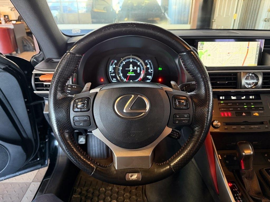 Lexus IS 300 RWD 2019