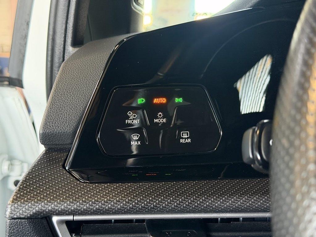Volkswagen Golf R Base 6M 2024