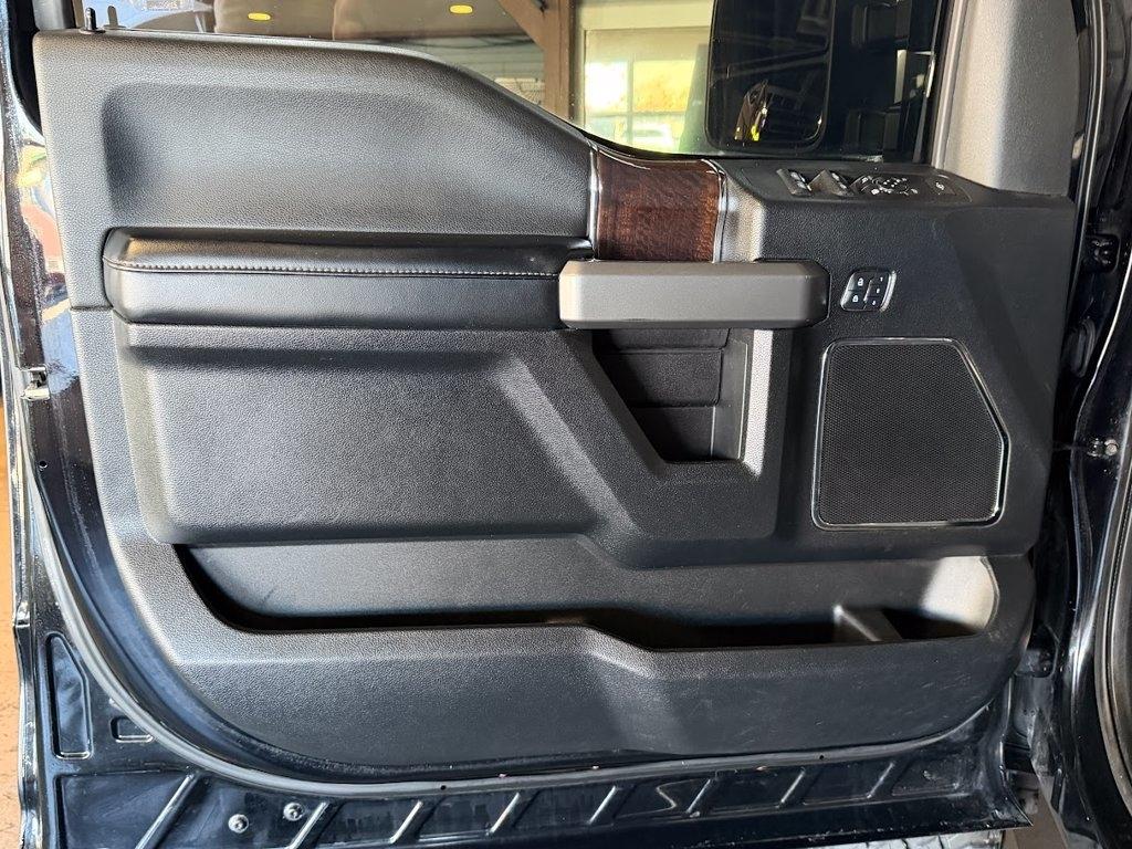 Ford F-350 SD King Ranch Crew Cab 4WD 2017