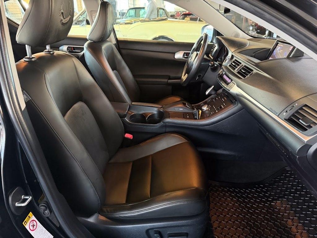 Lexus CT 200h Base 2013