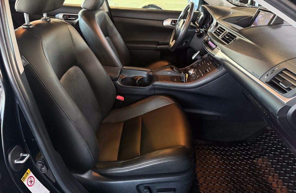 Lexus CT 200h Base 2013