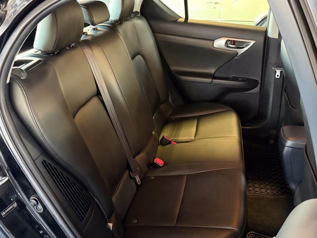 Lexus CT 200h Base 2013