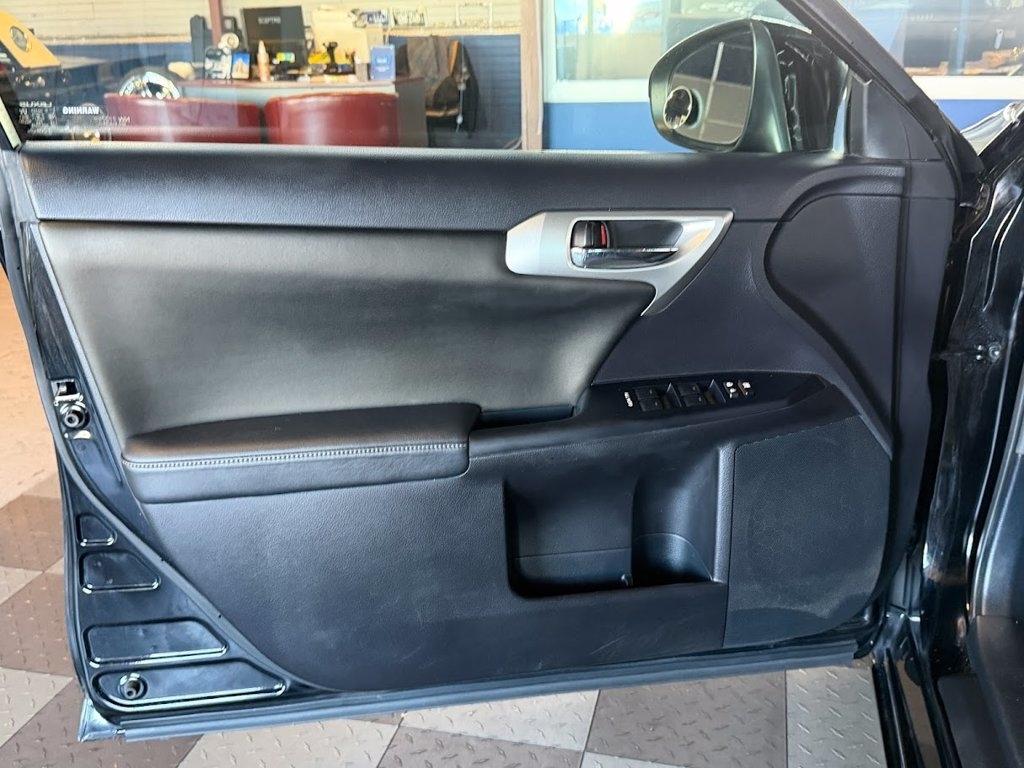 Lexus CT 200h Base 2013