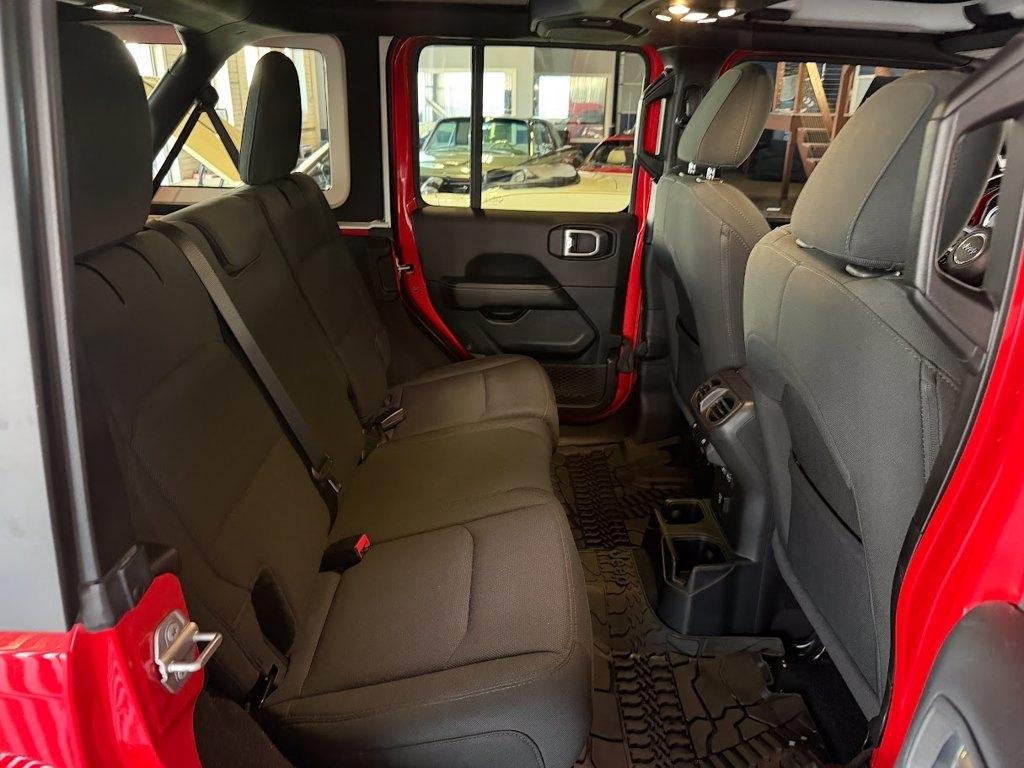 Jeep Wrangler Unlimited Sahara 2021