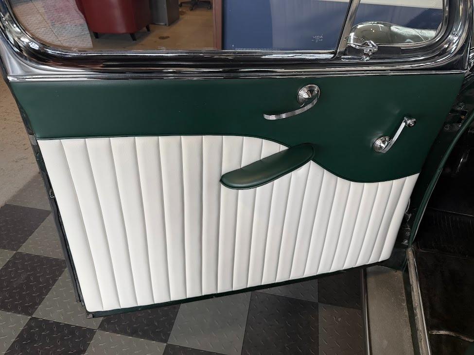 Ford DELUXE COUPE  1948