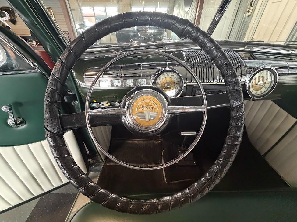 Ford DELUXE COUPE  1948