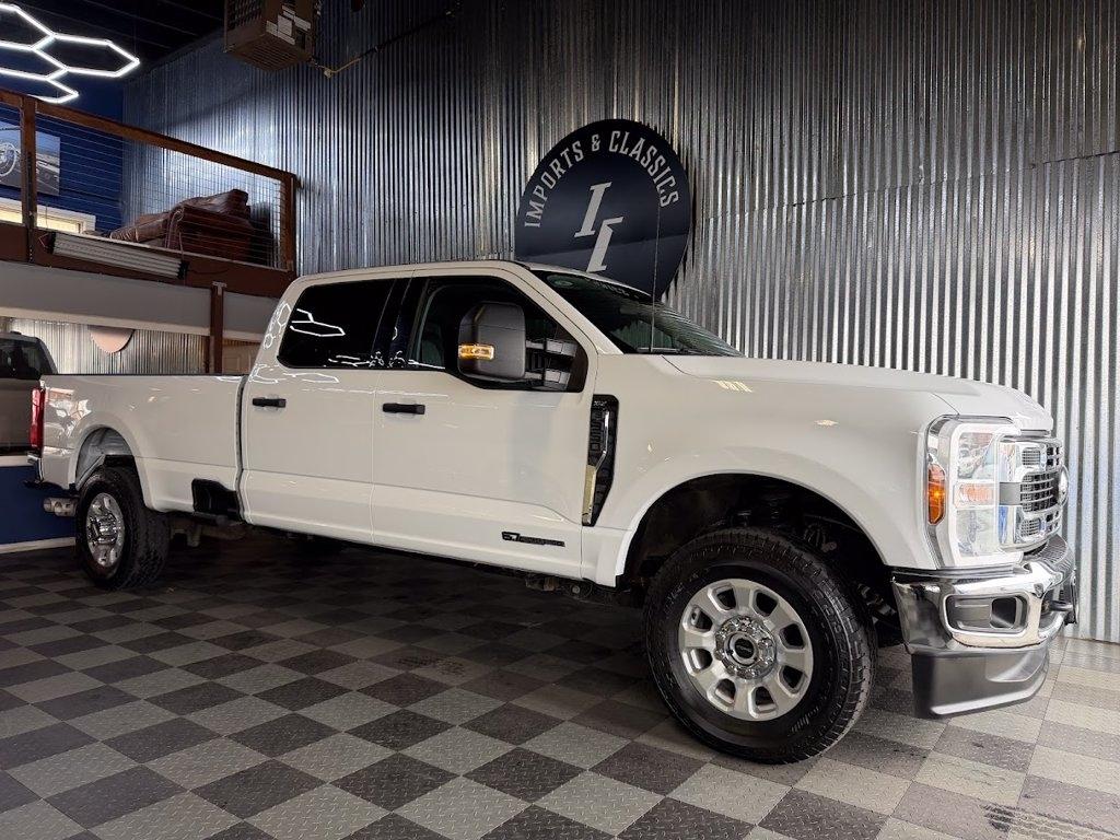 Ford F-350 SD XLT Crew Cab LWB 4WD 2024
