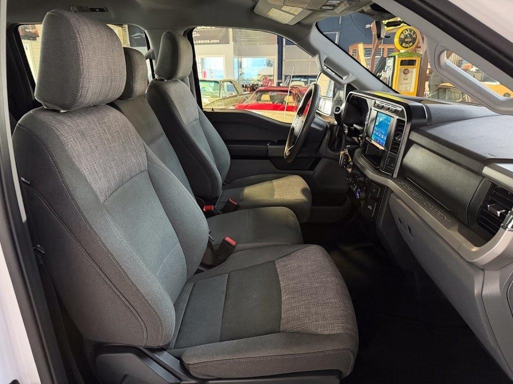 Ford F-350 SD XLT Crew Cab LWB 4WD 2024