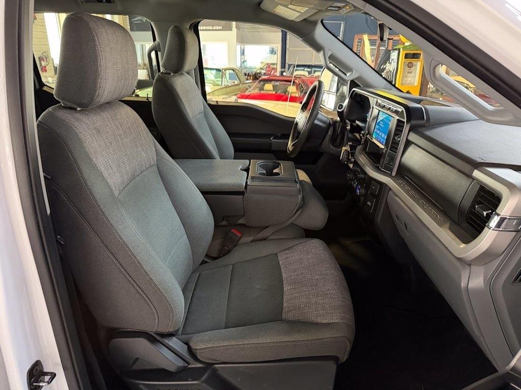 Ford F-350 SD XLT Crew Cab LWB 4WD 2024