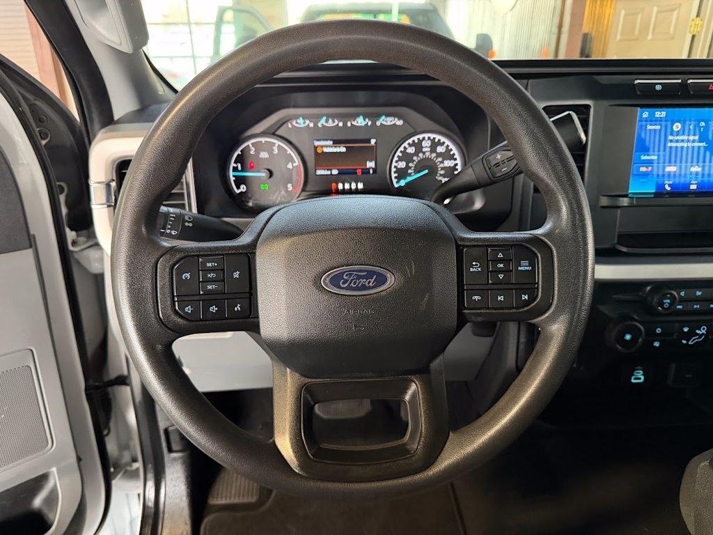 Ford F-350 SD XLT Crew Cab LWB 4WD 2024