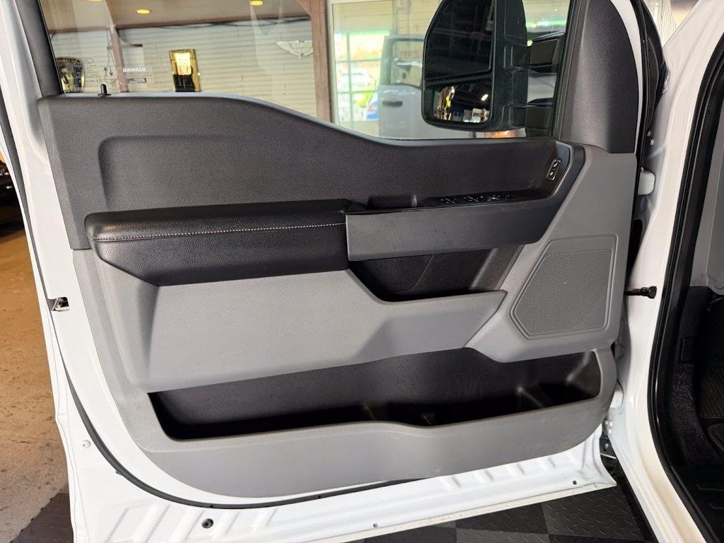 Ford F-350 SD XLT Crew Cab LWB 4WD 2024