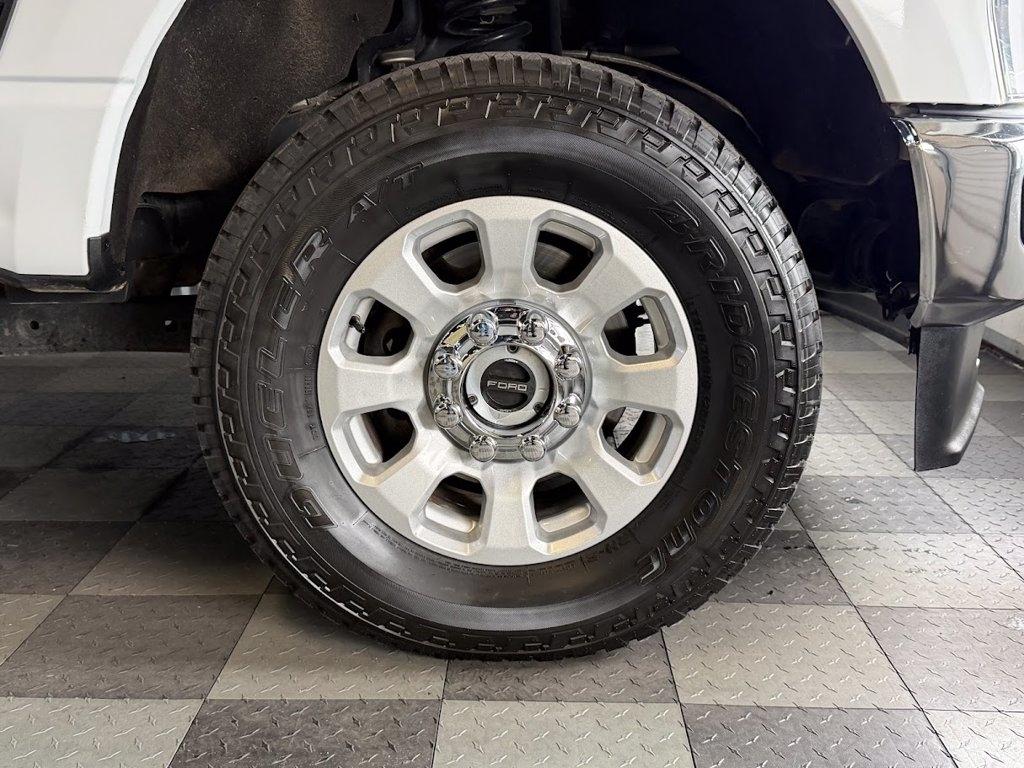 Ford F-350 SD XLT Crew Cab LWB 4WD 2024