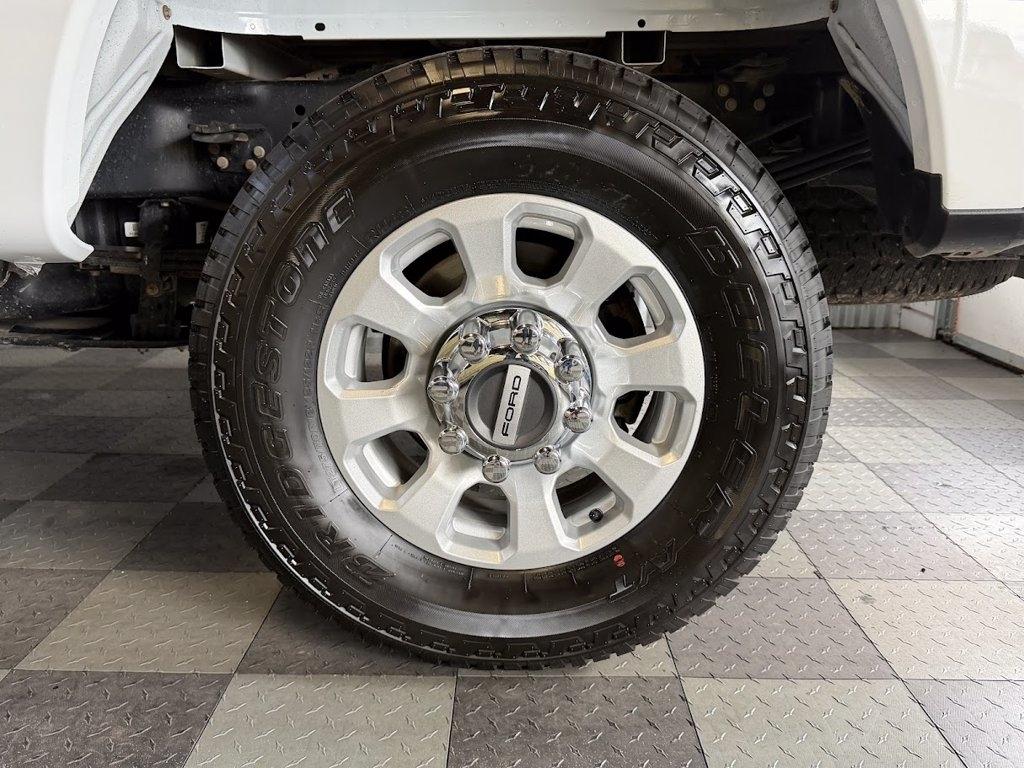 Ford F-350 SD XLT Crew Cab LWB 4WD 2024