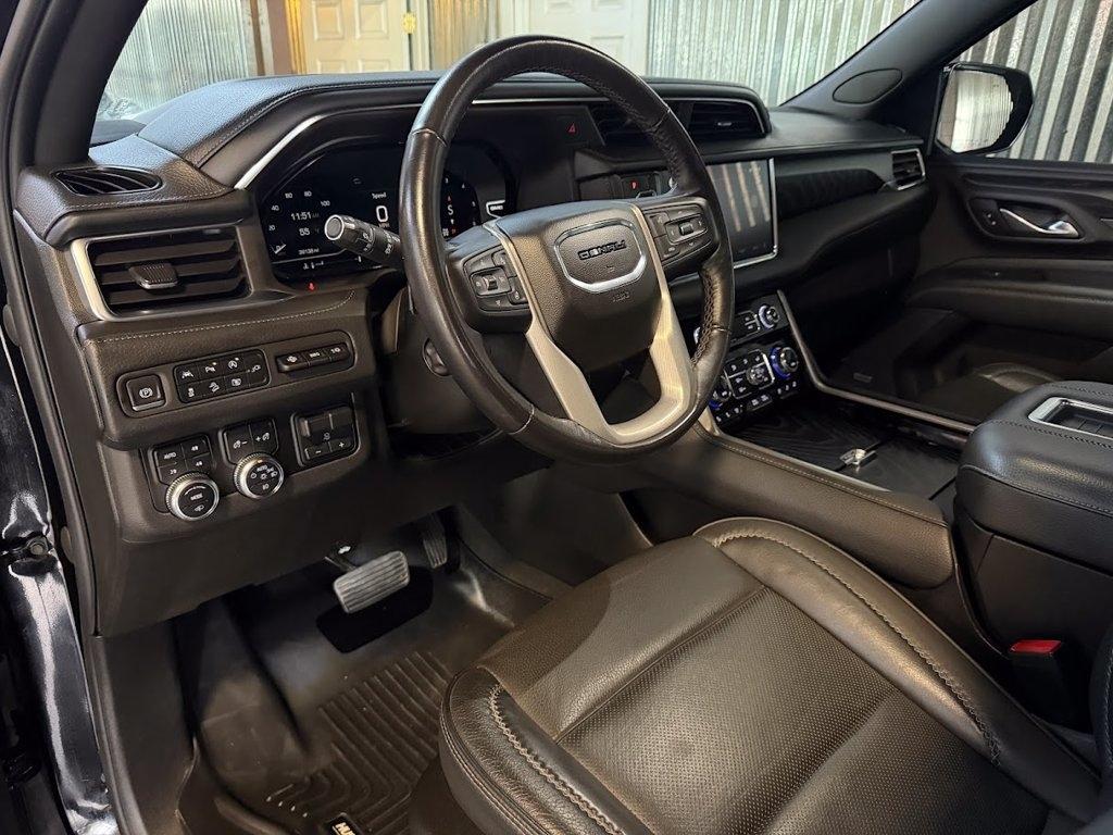 GMC Yukon XL Denali 4WD 2022