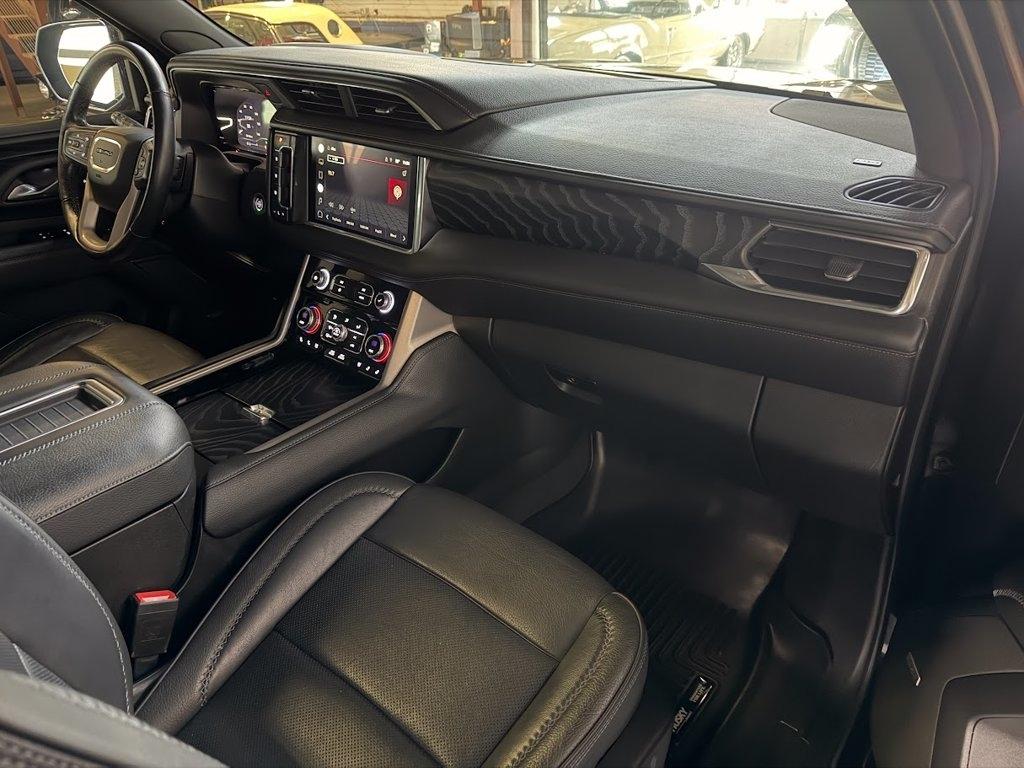 GMC Yukon XL Denali 4WD 2022