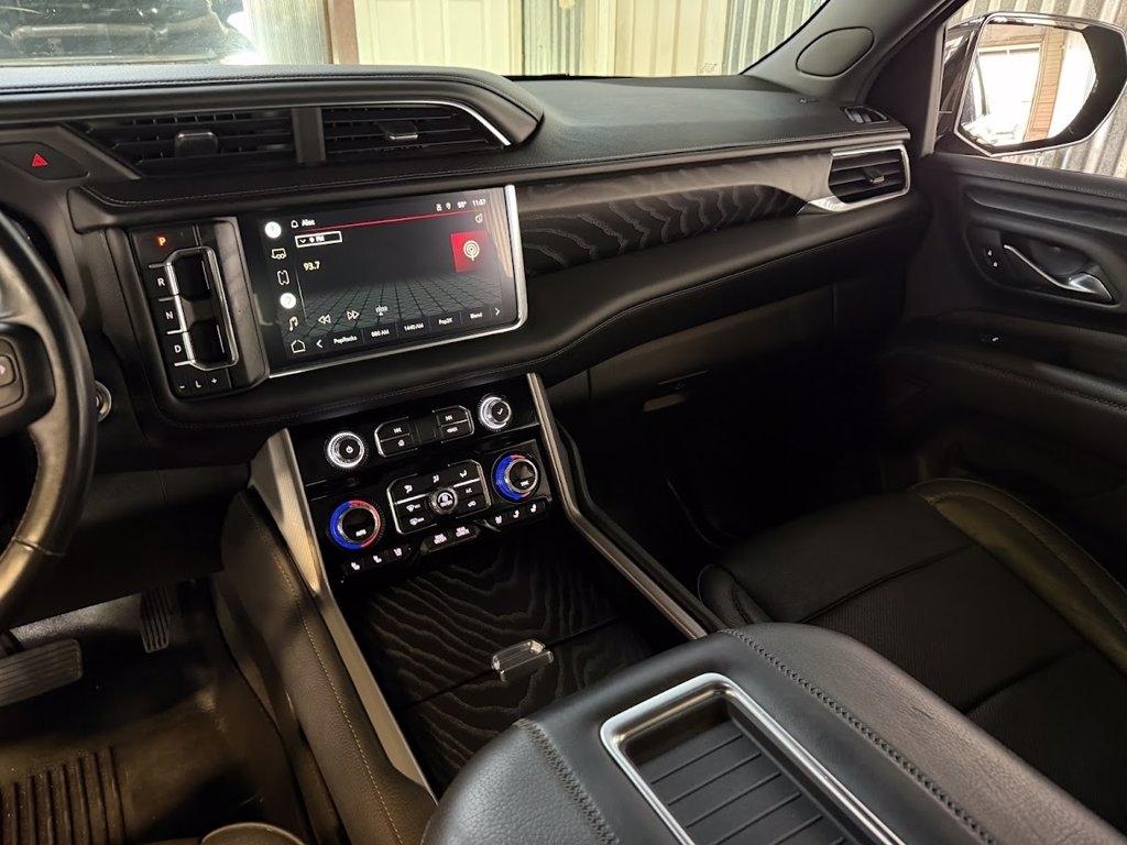 GMC Yukon XL Denali 4WD 2022