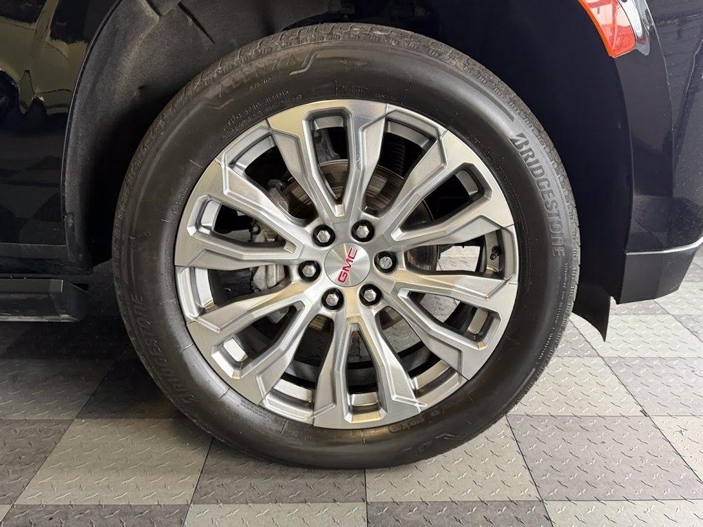 GMC Yukon XL Denali 4WD 2022
