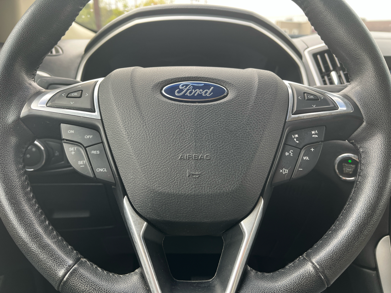 2016 Ford Edge SEL photo 4