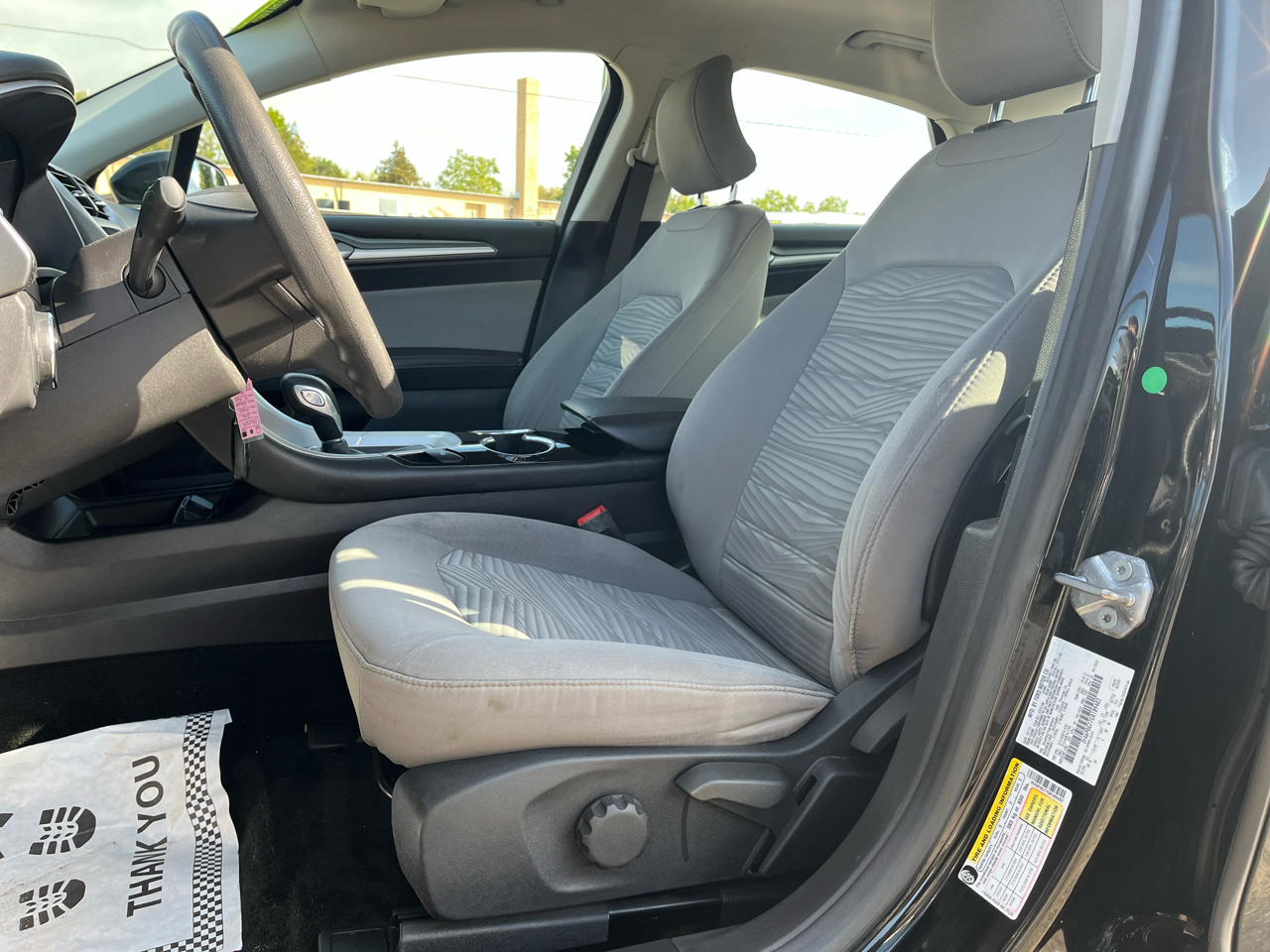 2016 Ford Fusion S photo 5
