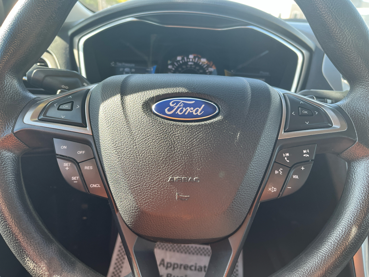 2017 Ford Fusion SE photo 2