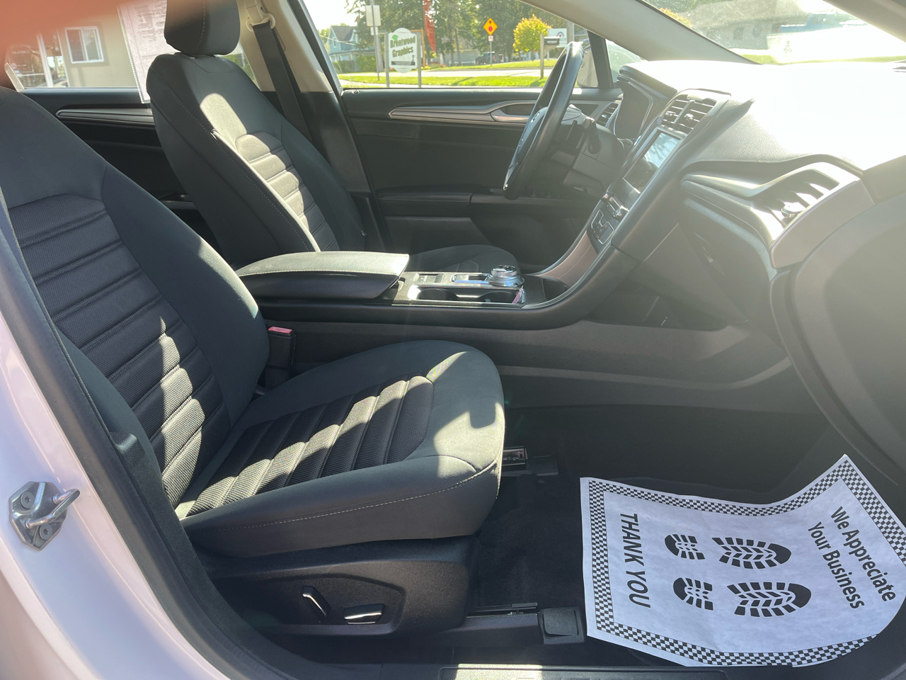 2017 Ford Fusion SE photo 11
