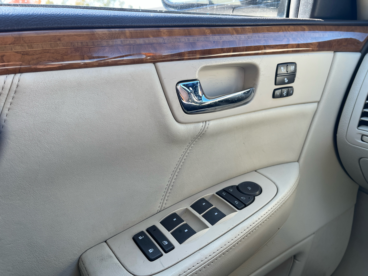 Cadillac DTS 4dr Sdn Platinum Collection 2009 Cadillac DTS 4dr Sdn Platinum Collection 2009