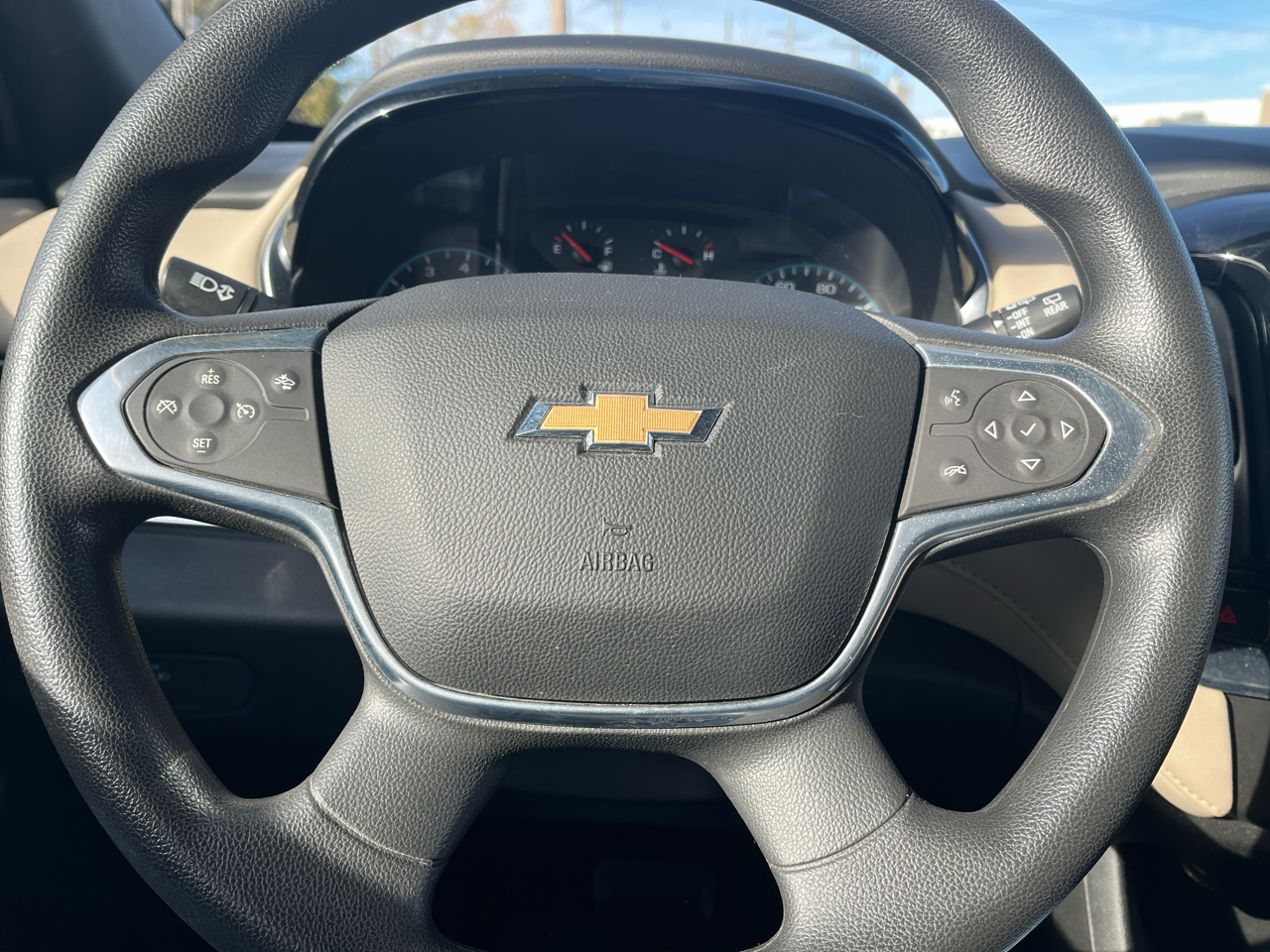 2022 Chevrolet Traverse LS photo 4