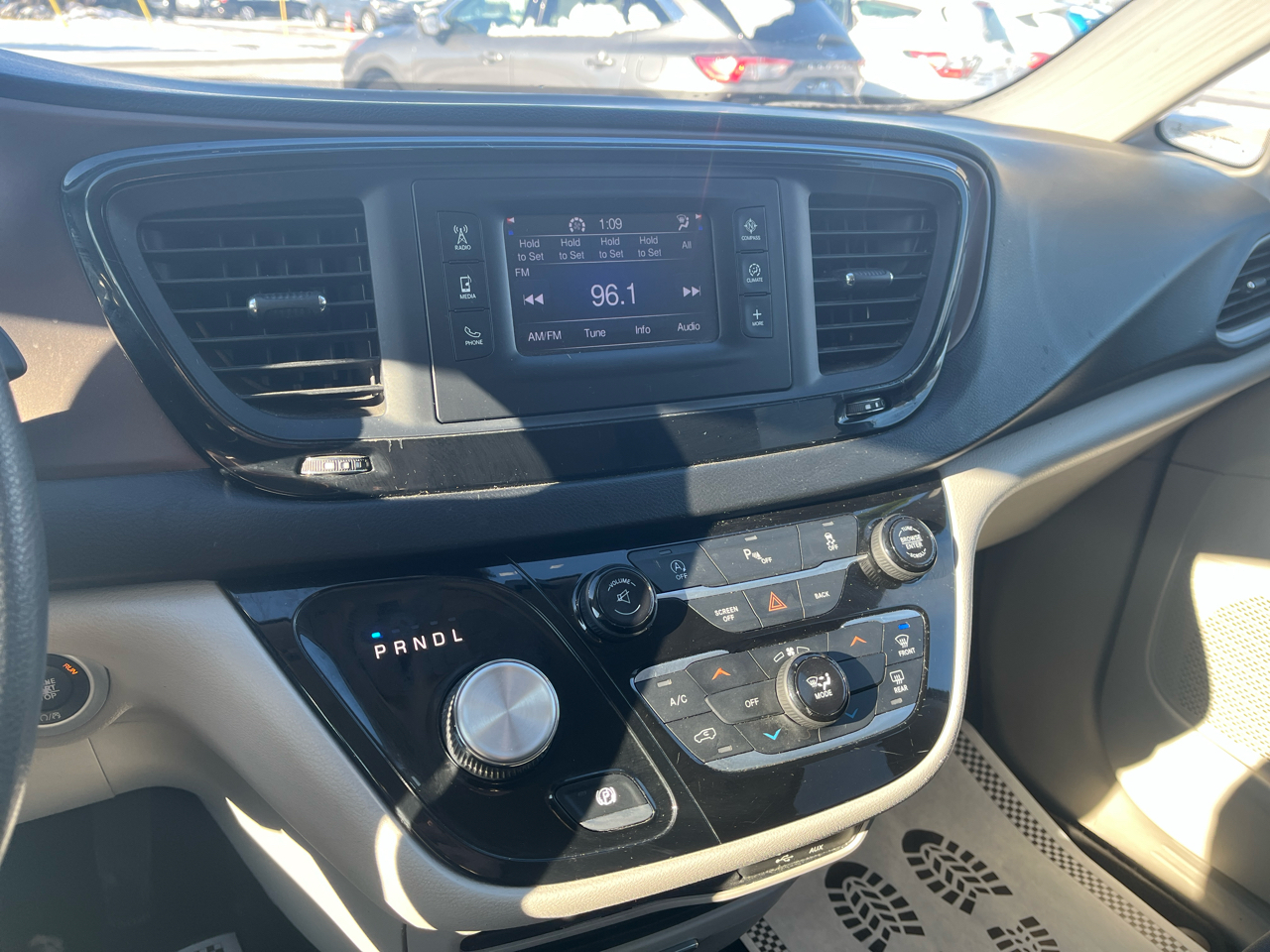 Chrysler Pacifica  2017