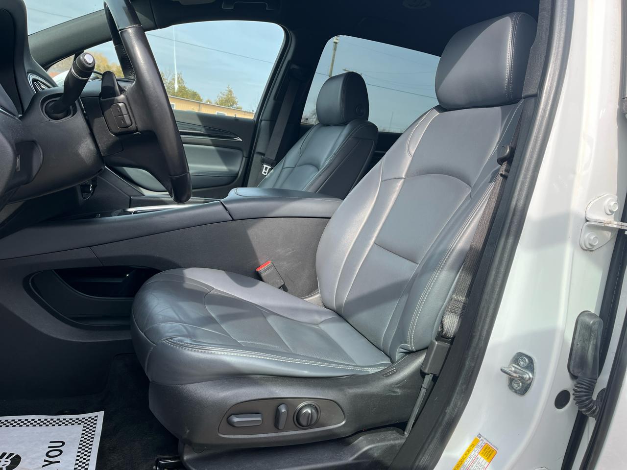 Buick Enclave Essence 2022