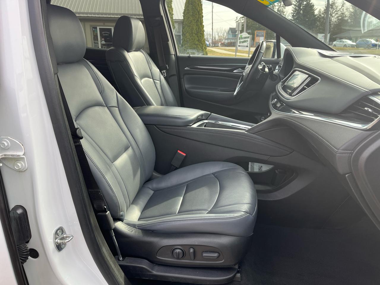 Buick Enclave Essence 2022