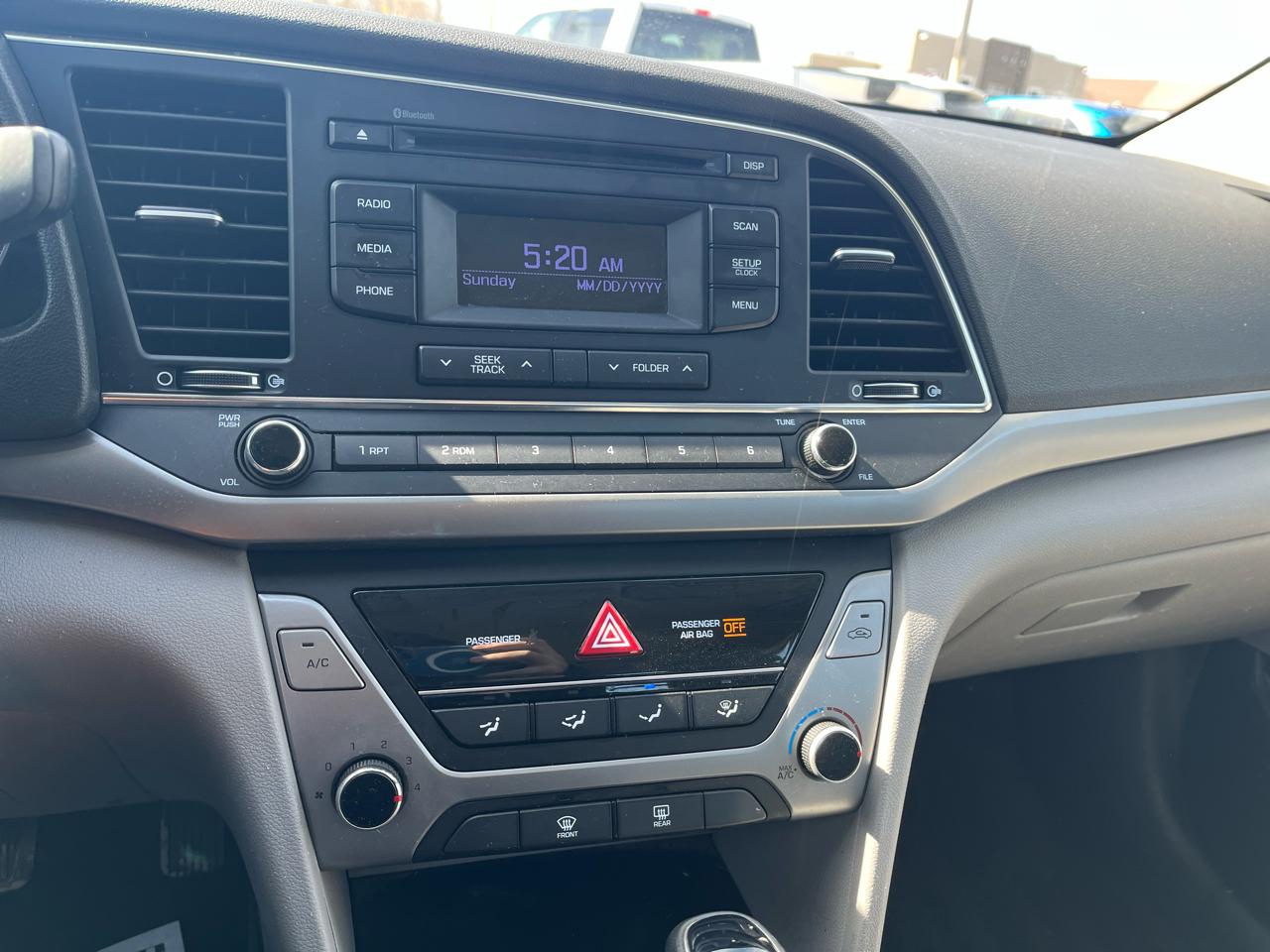 Hyundai Elantra  2018