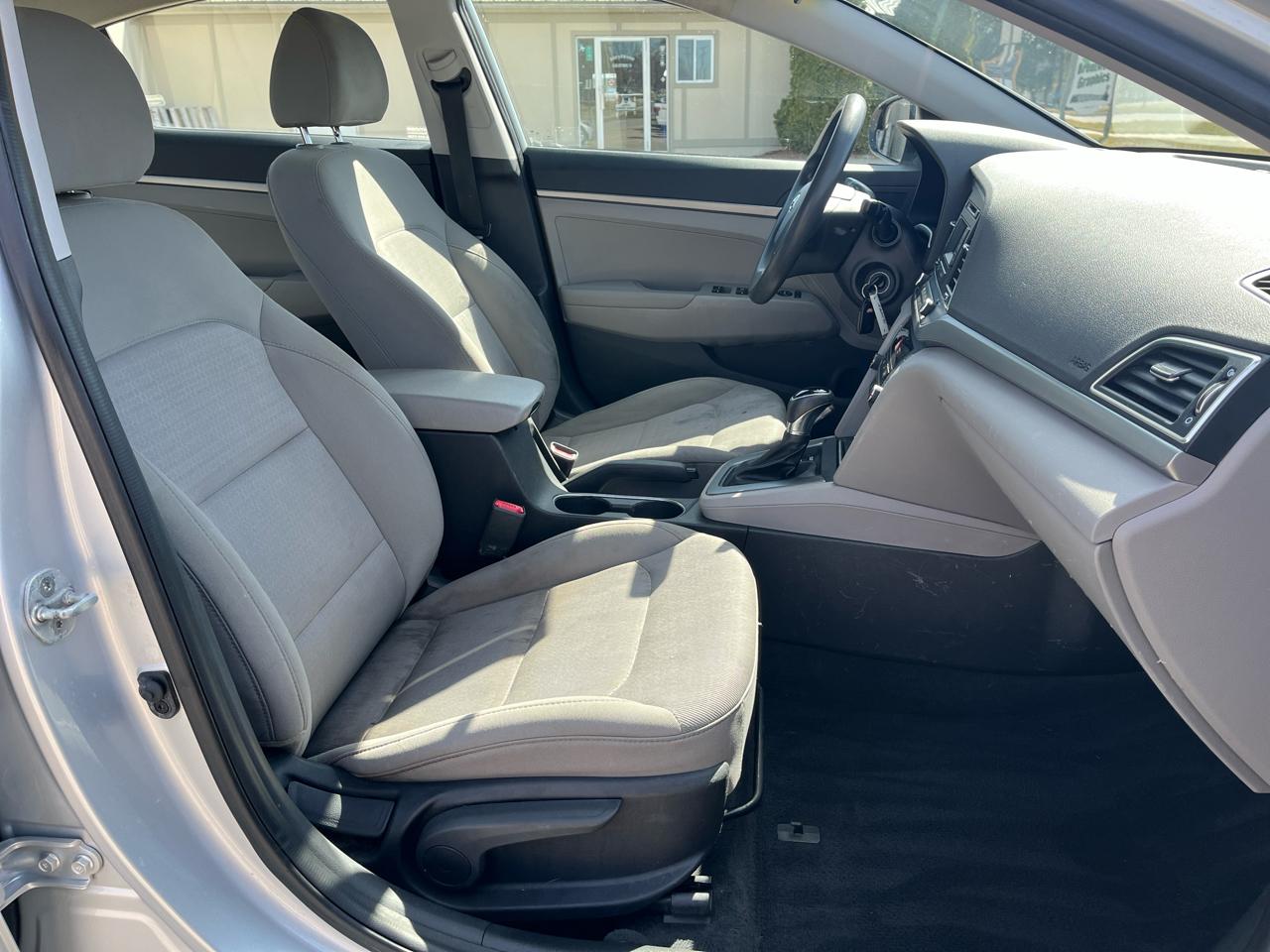 Hyundai Elantra  2018