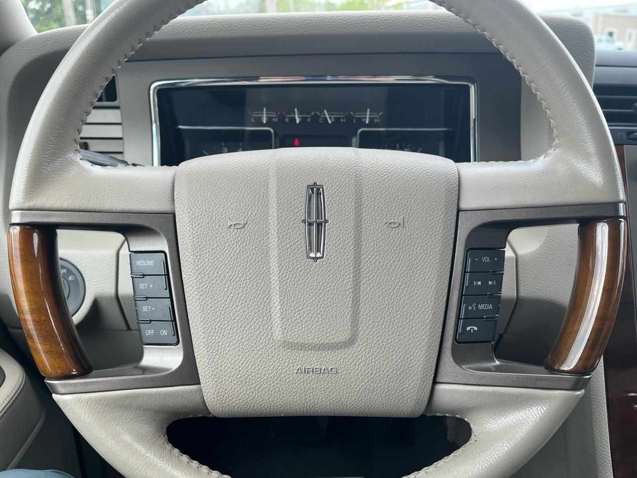 Lincoln Navigator  2012
