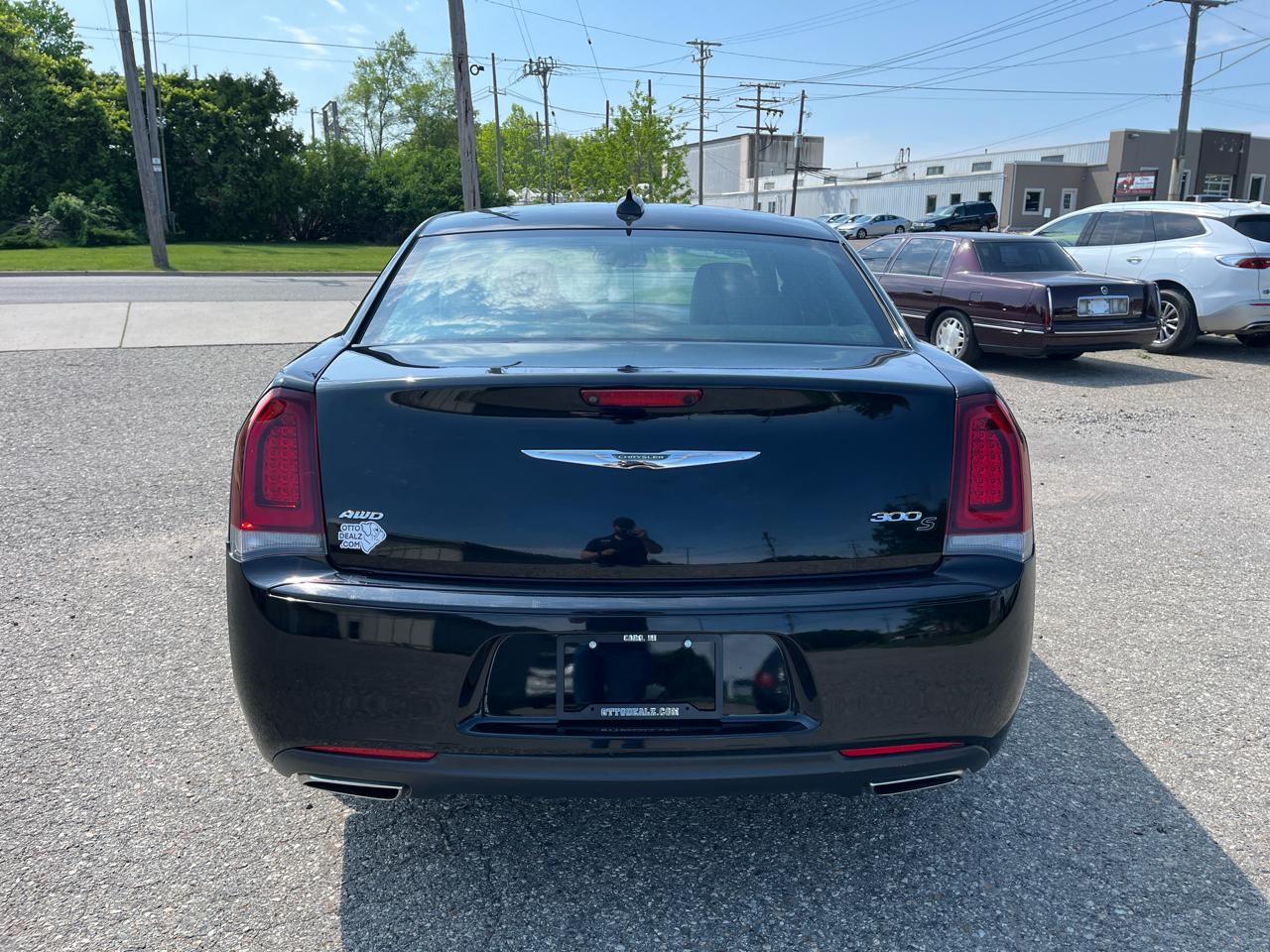 Chrysler 300  2019