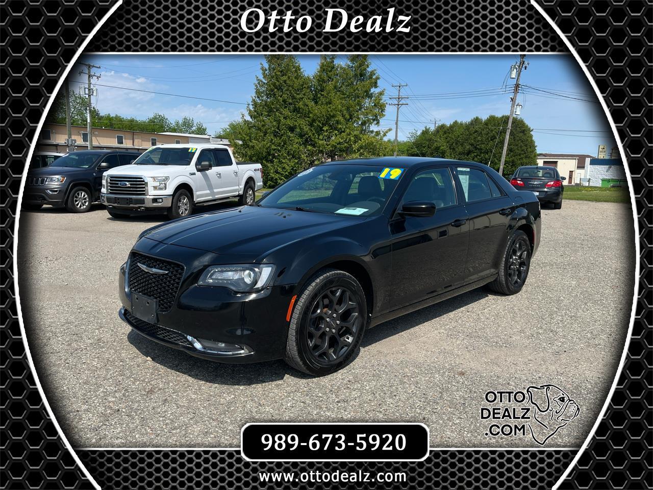 2019 Chrysler 300's photo