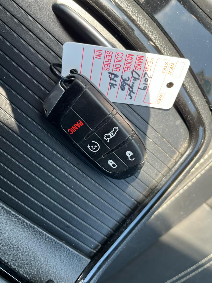 Chrysler 300  2019