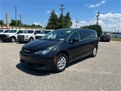 2022 Chrysler Voyager 