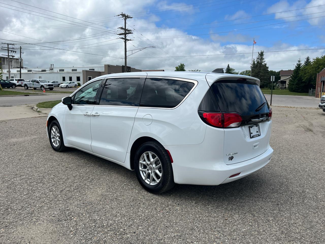 Chrysler Voyager  2023