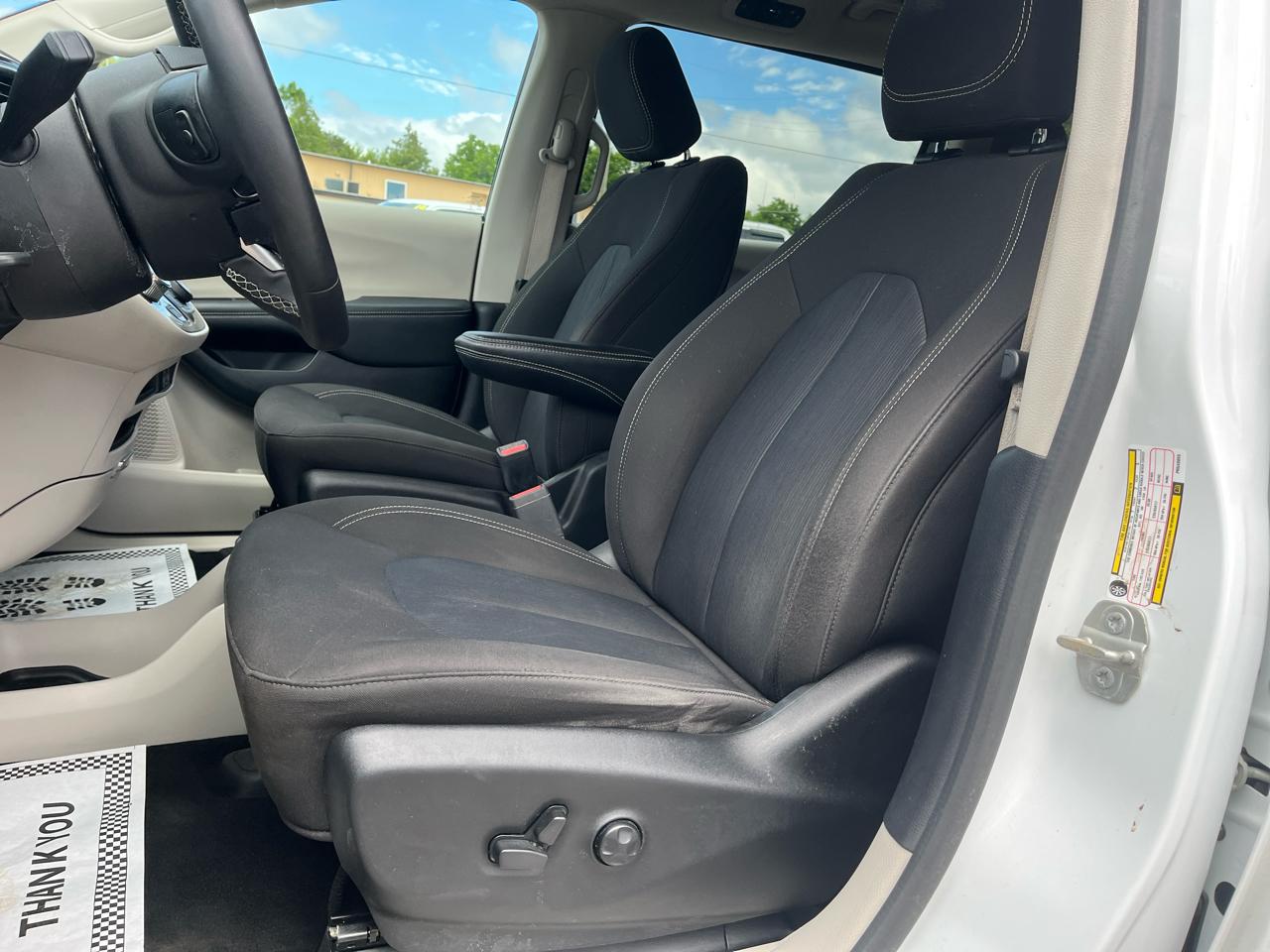Chrysler Voyager  2023