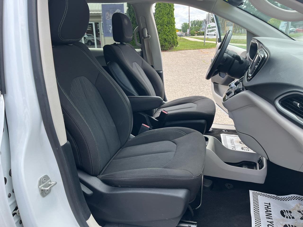 Chrysler Voyager  2023