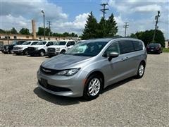 2021 Chrysler Voyager 