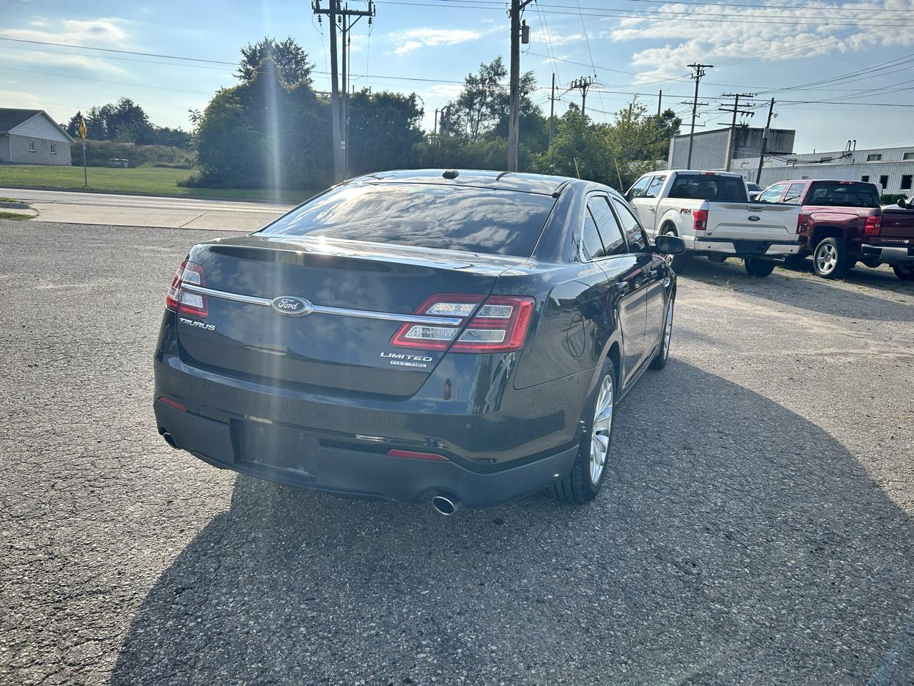 Ford Taurus  2017