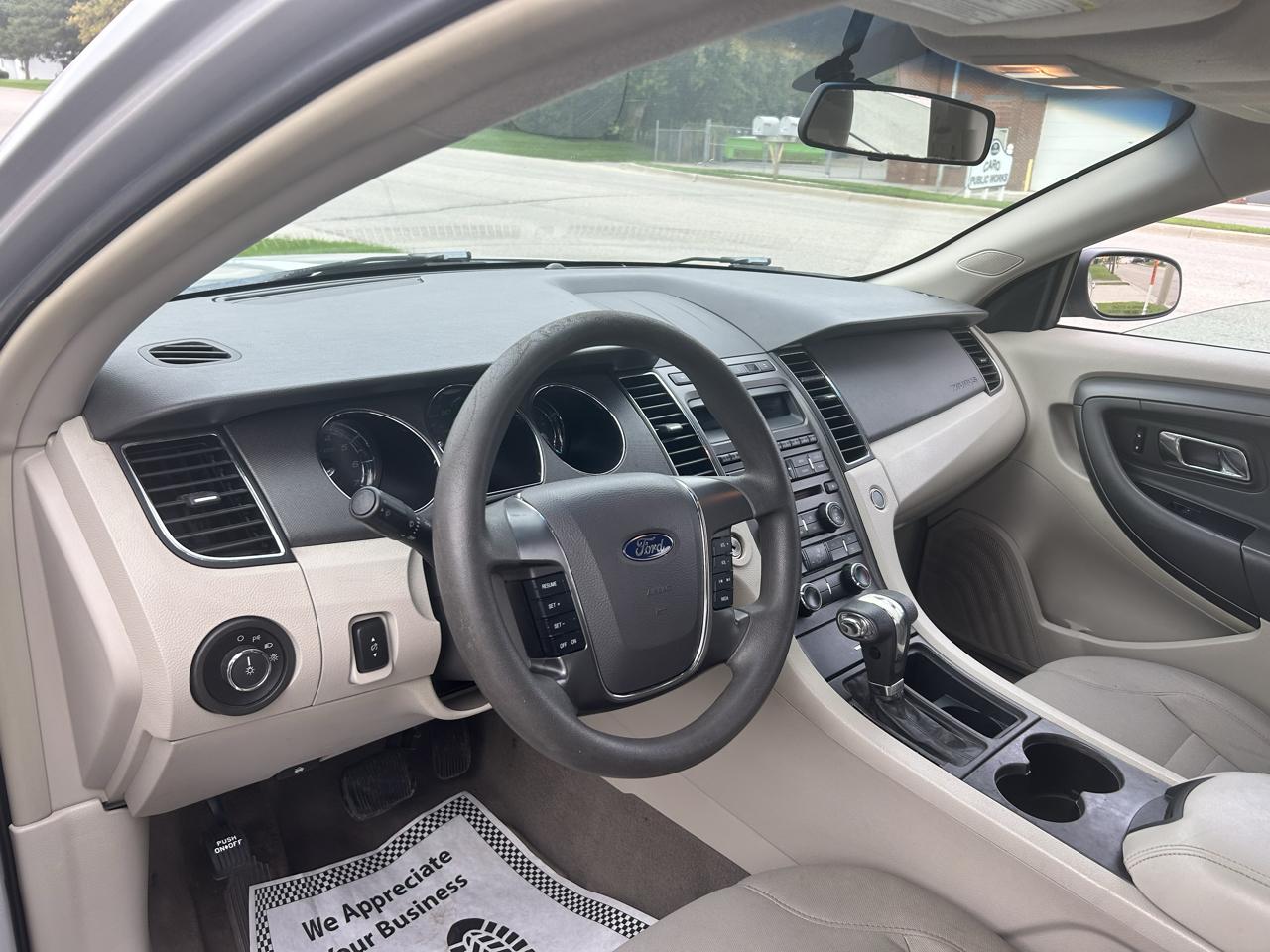 Ford Taurus  2010