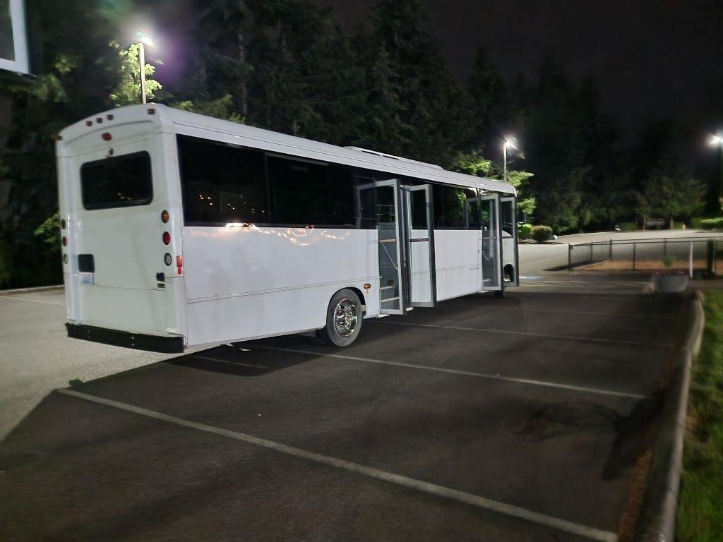 Freightliner MT55 Chassis  2008