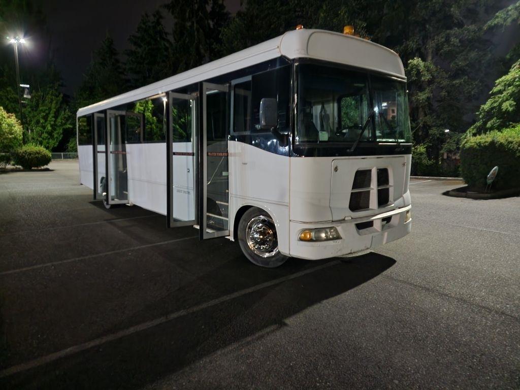 Freightliner MT55 Chassis  2008