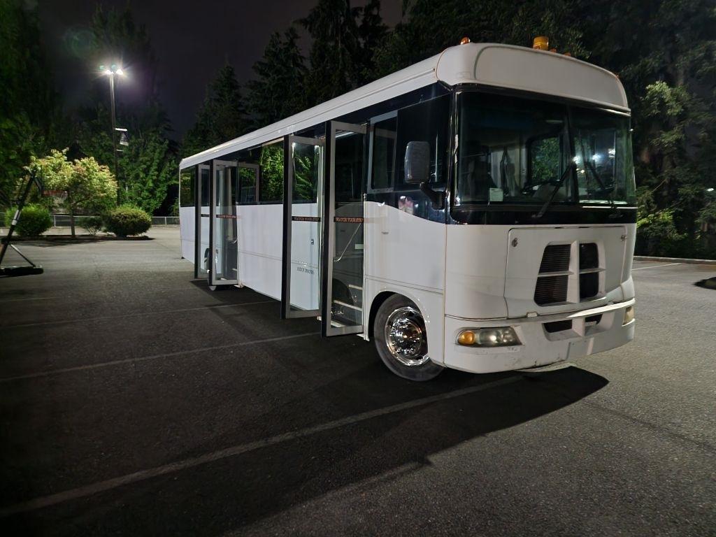 Freightliner MT55 Chassis  2008